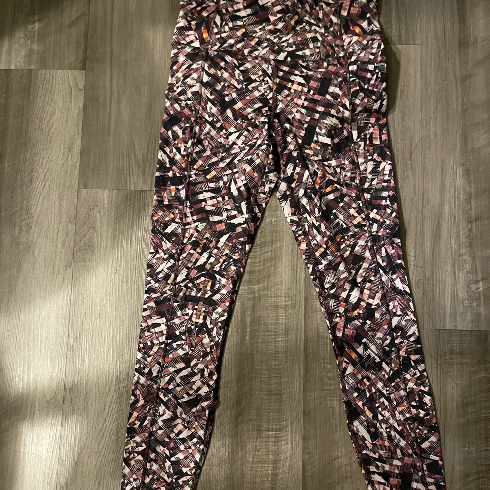 Lululemon fast and free 25” sz 6